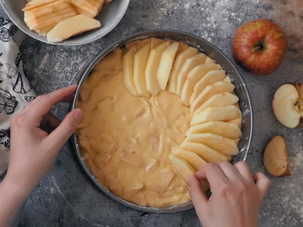 шарлотка з яблуками