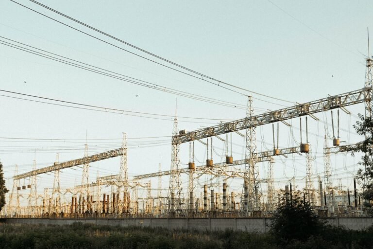 Тариф на електроенергію у 2026 році: скільки коштує світло і як платити менше